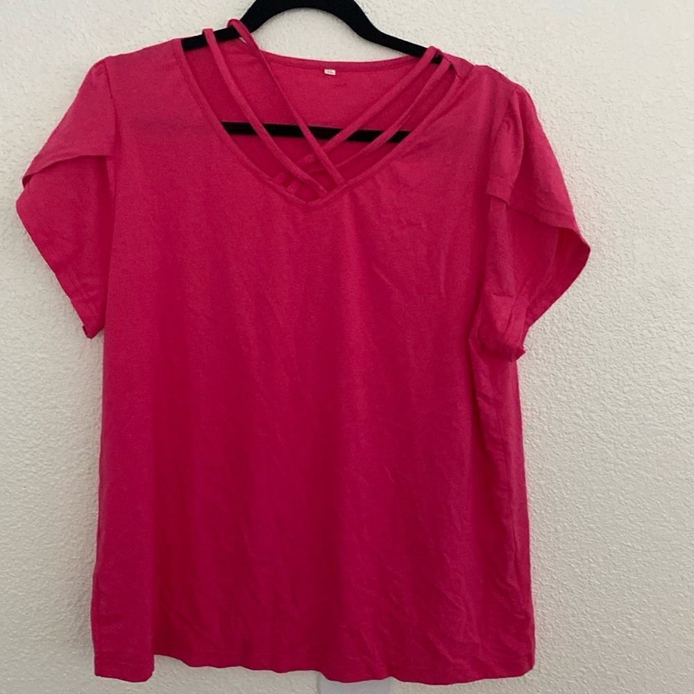 NWOT- hot pink tulip sleeve T-shirt- Size XL